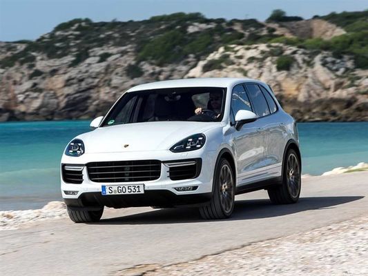 شاحن لاسلكي بورش كايين Automotice 5V / 9V الحجم 215 * 170 * 103
